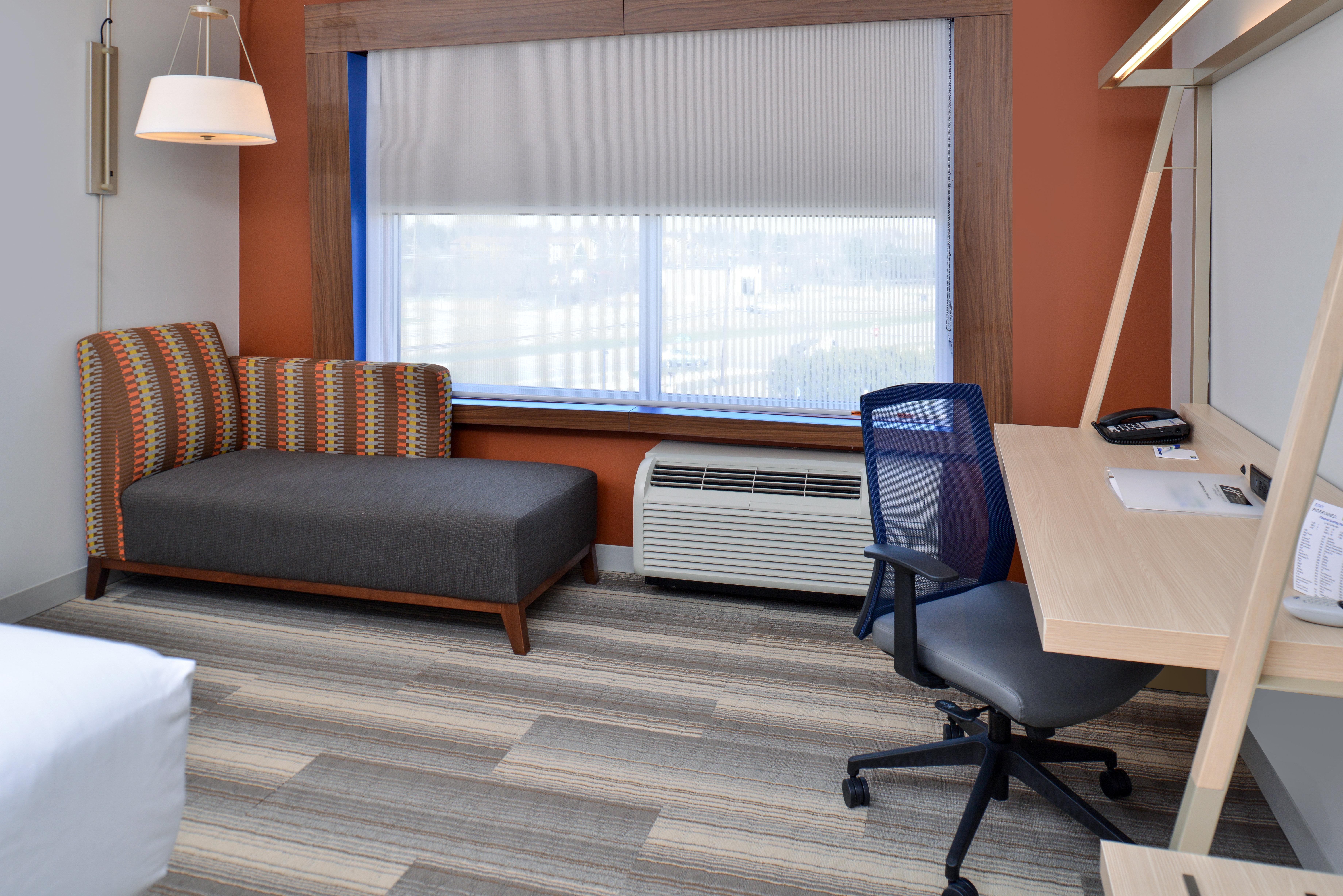 Holiday Inn Express & Suites - Brighton South - Us 23 By Ihg Bagian luar foto
