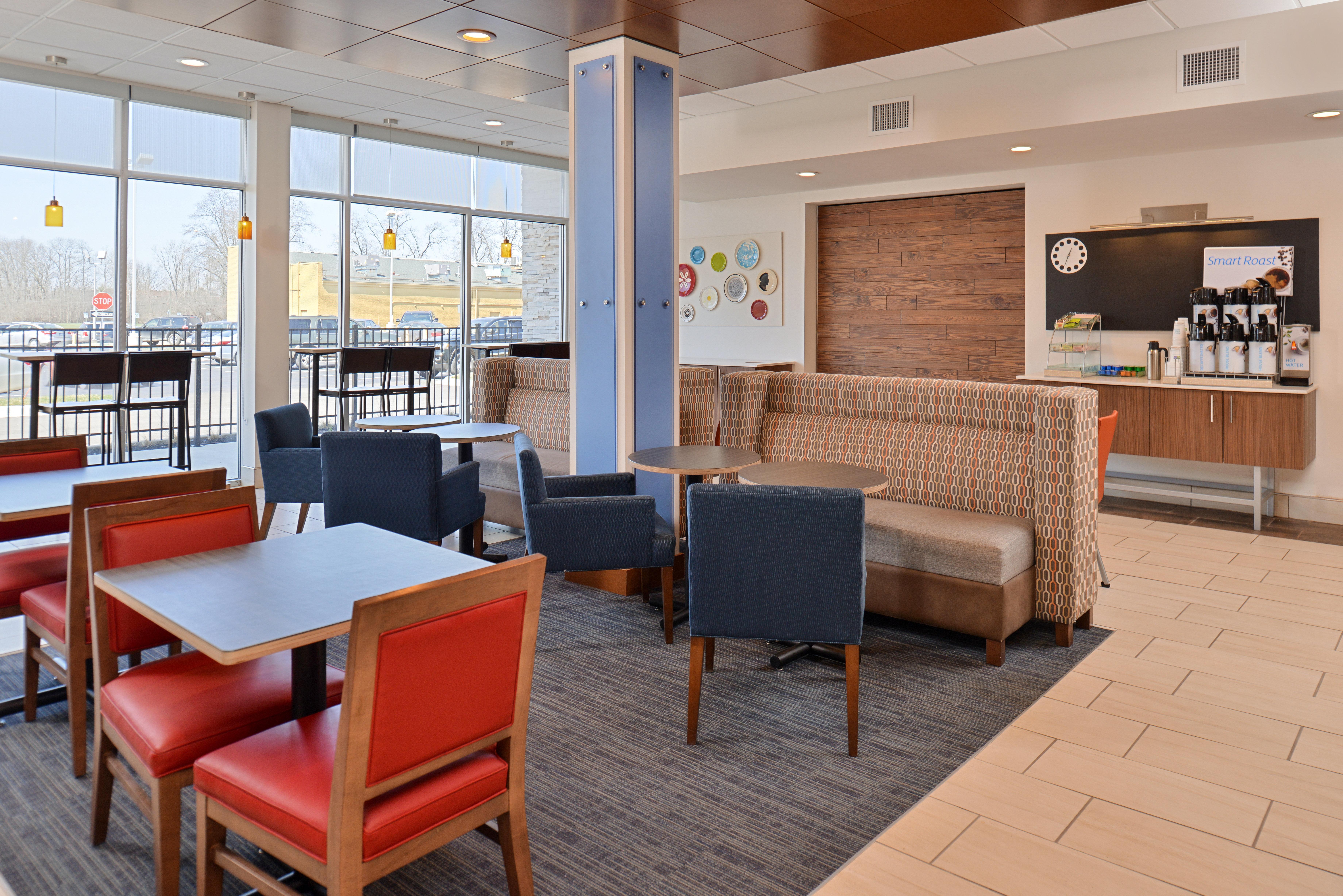 Holiday Inn Express & Suites - Brighton South - Us 23 By Ihg Bagian luar foto