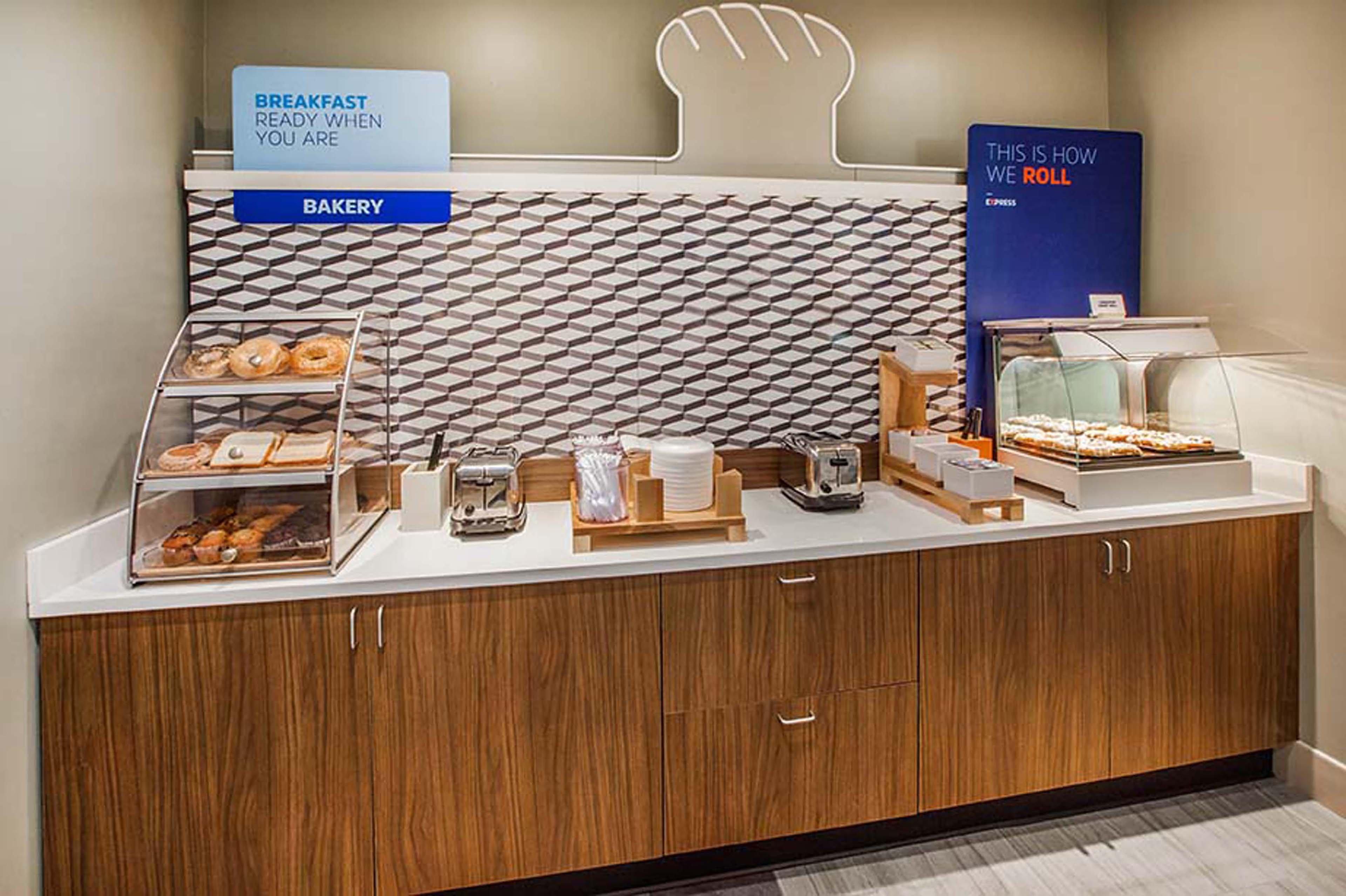 Holiday Inn Express & Suites - Brighton South - Us 23 By Ihg Bagian luar foto